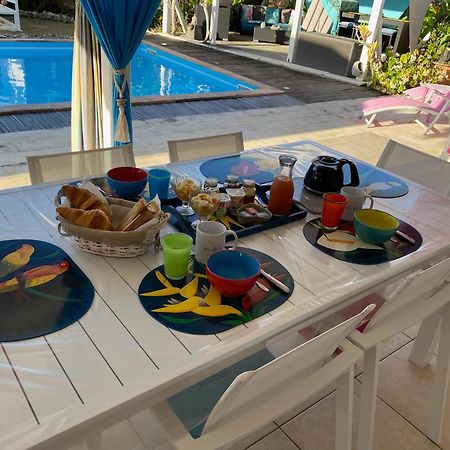 Au Bel'Vue Chez Sandrine "Gite & Chambre D'Hotes" Le Moule Luaran gambar