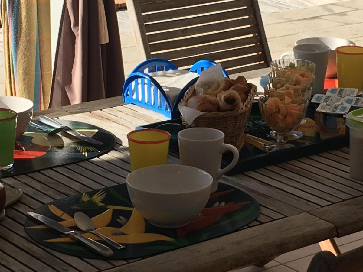 Au Bel'Vue Chez Sandrine "Gite & Chambre D'Hotes" Le Moule Luaran gambar