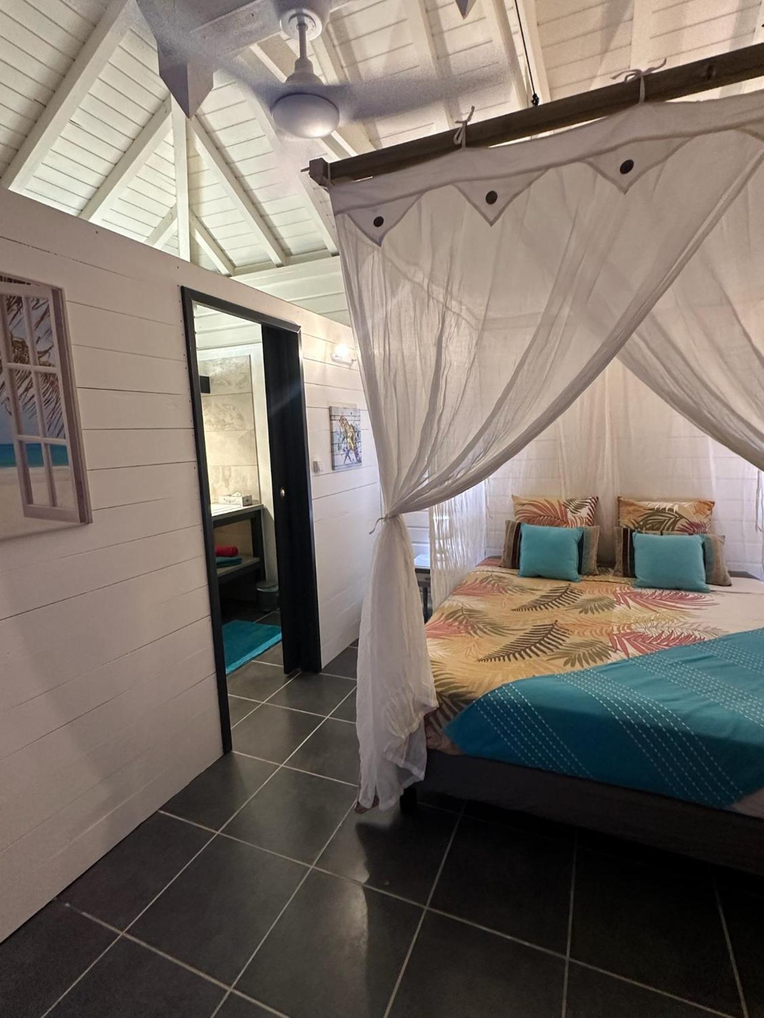 Au Bel'Vue Chez Sandrine "Gite & Chambre D'Hotes" Le Moule Luaran gambar
