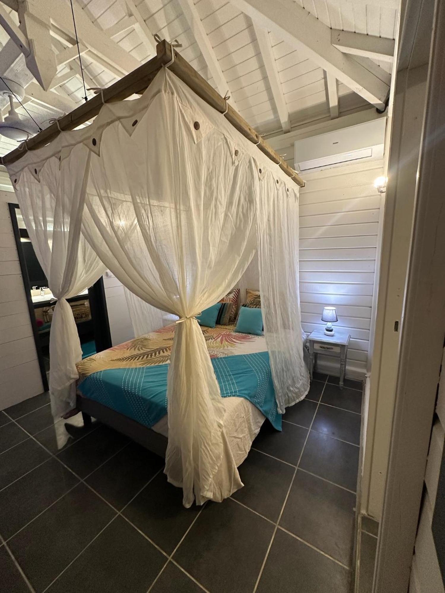 Au Bel'Vue Chez Sandrine "Gite & Chambre D'Hotes" Le Moule Luaran gambar