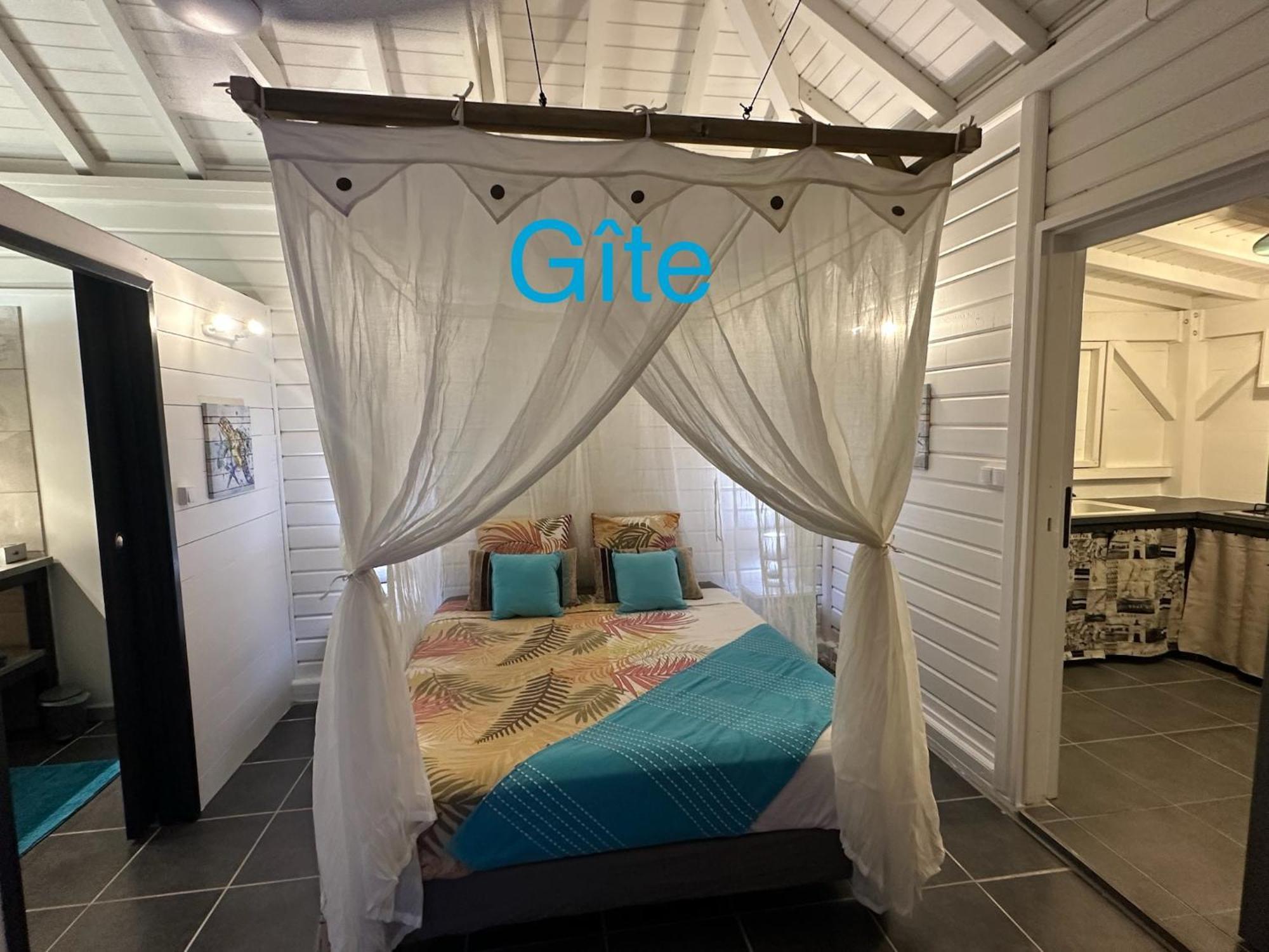 Au Bel'Vue Chez Sandrine "Gite & Chambre D'Hotes" Le Moule Luaran gambar