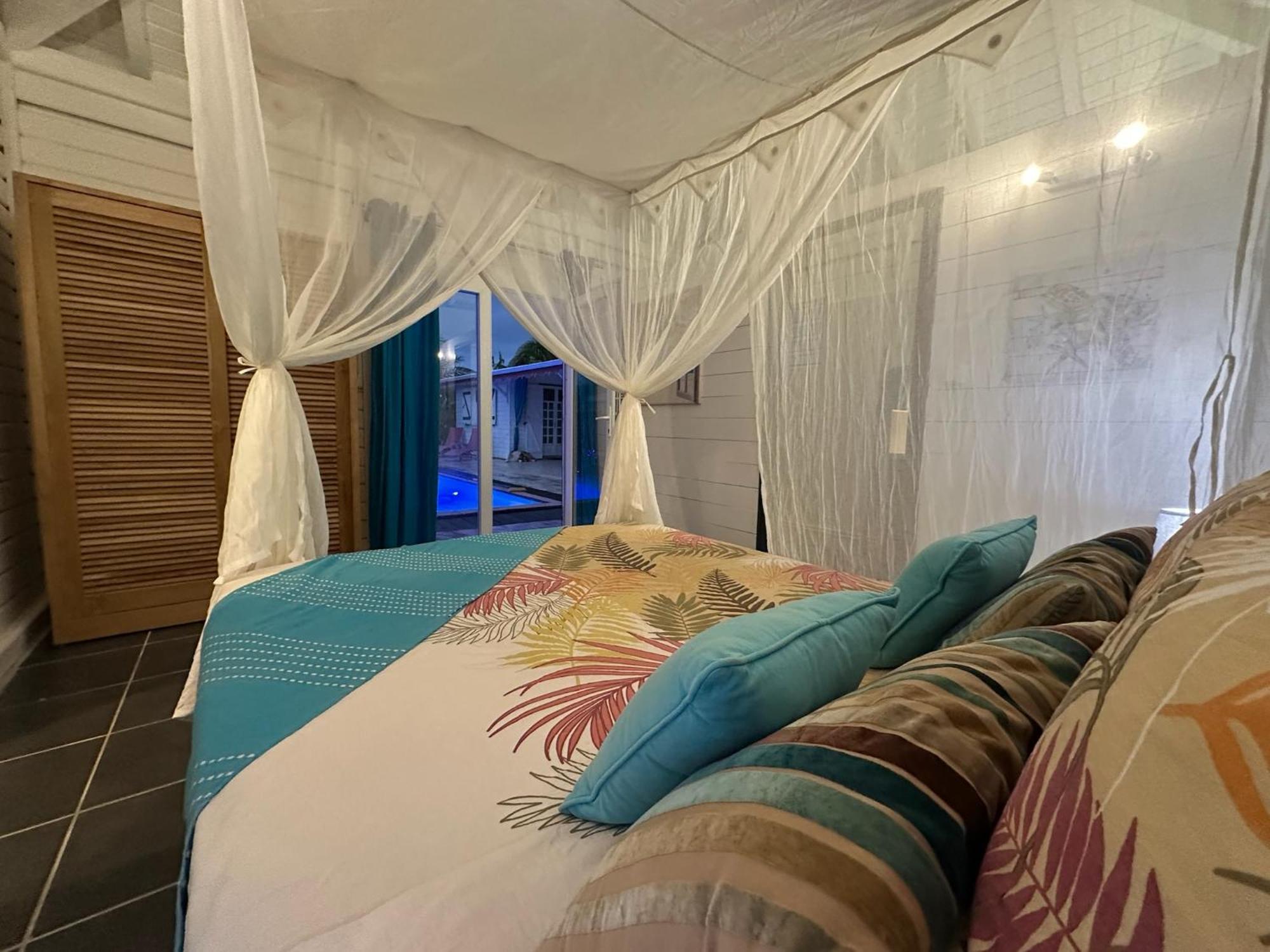 Au Bel'Vue Chez Sandrine "Gite & Chambre D'Hotes" Le Moule Luaran gambar