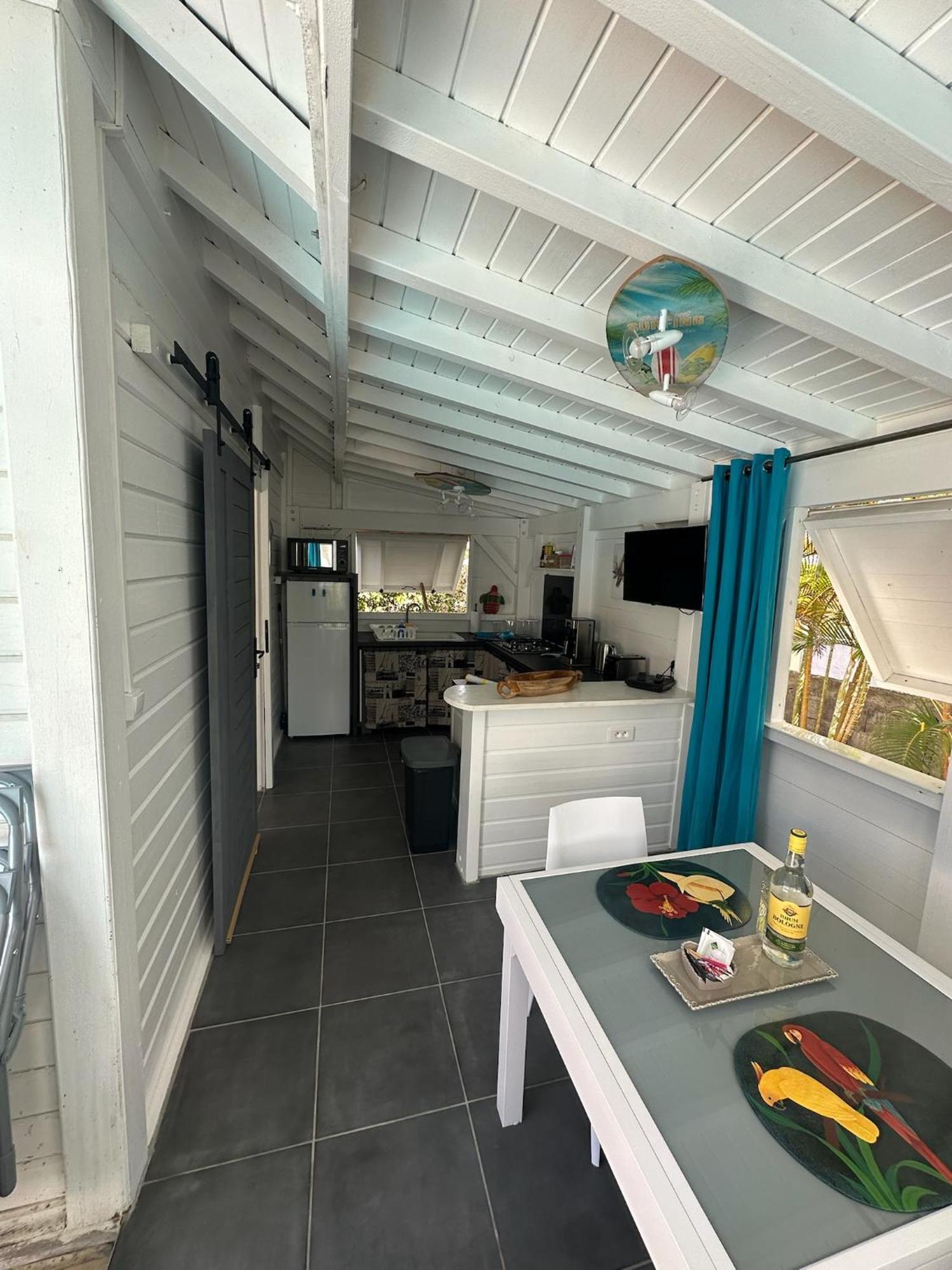 Au Bel'Vue Chez Sandrine "Gite & Chambre D'Hotes" Le Moule Luaran gambar